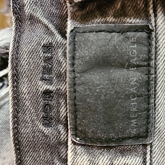 AMERICAN EAGLE 2x26 ACID WASH  GRAFITI DISTRESSED GIRLS ANKL CROPPED MOM JEANS - Picture 8 of 8